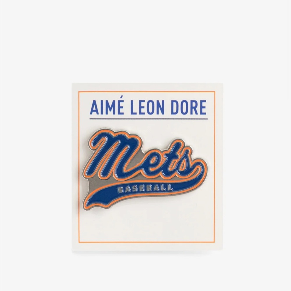 Exclusive New York Mets logo enamel pin